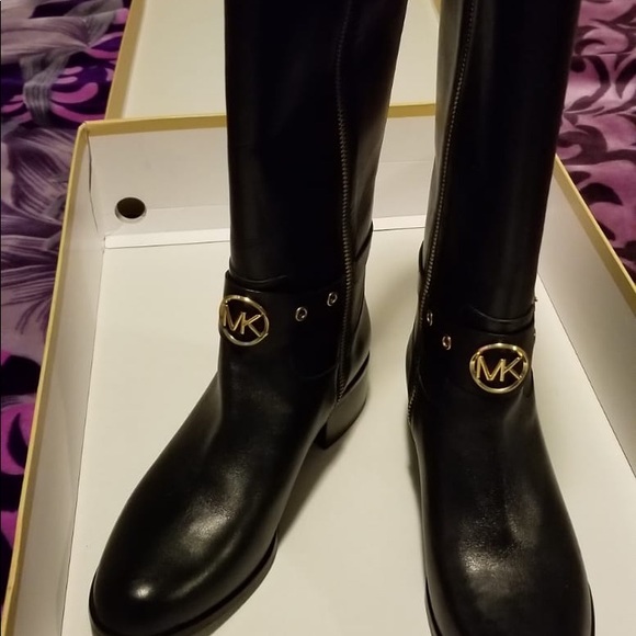 Boots - Picture 2 of 4